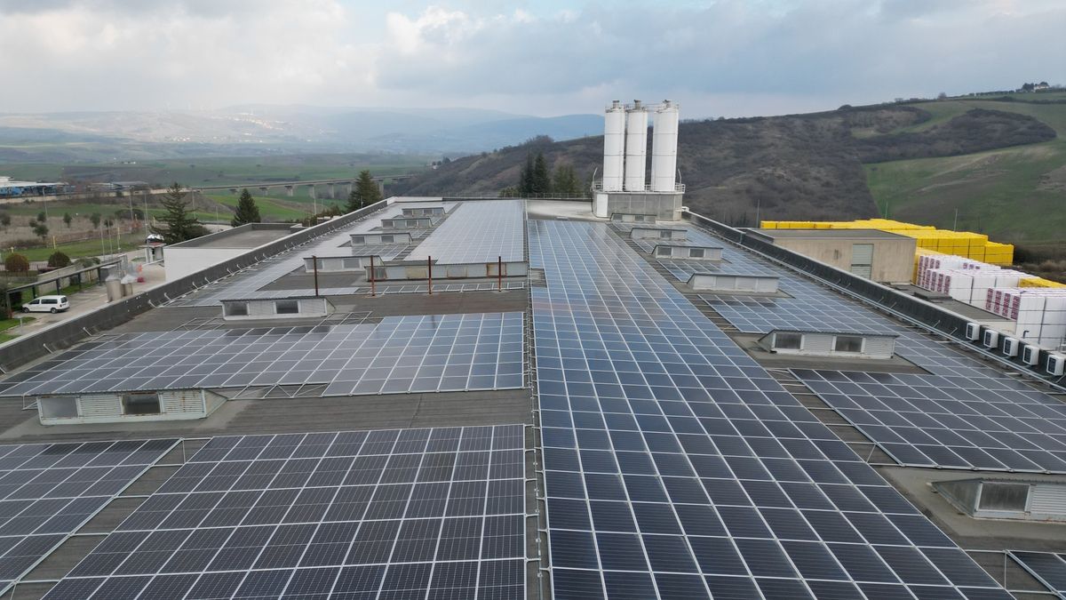 Fotovoltaico-su-tetto-in-guaina-4