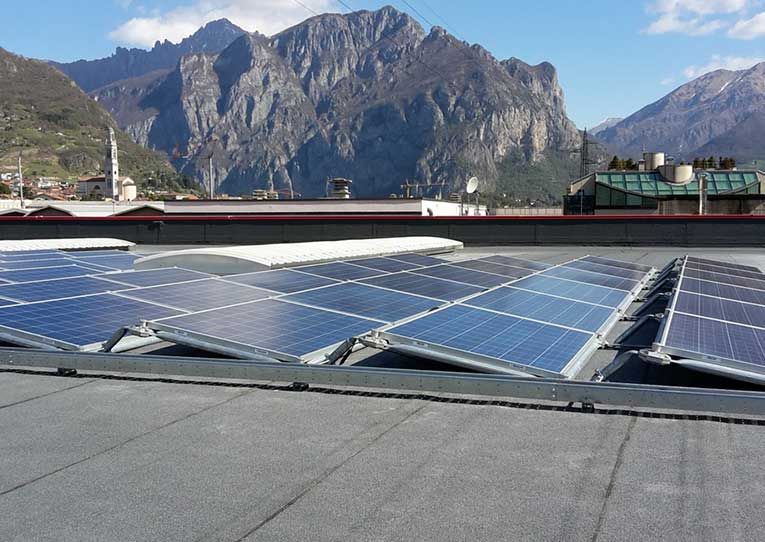 pannelli-fotovoltaici-su-tetto-piano-sud